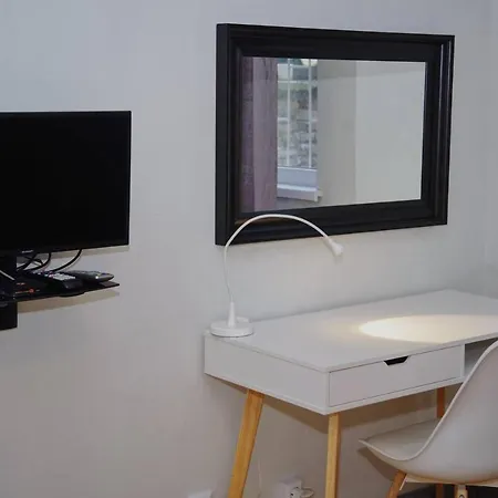 Apartment Spacious Apart Minimalist Central Bul Vitosha Sleeps 8 Sofia