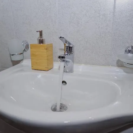 Spacious Apart Minimalist Central Bul Vitosha Sleeps 8 * Sofia