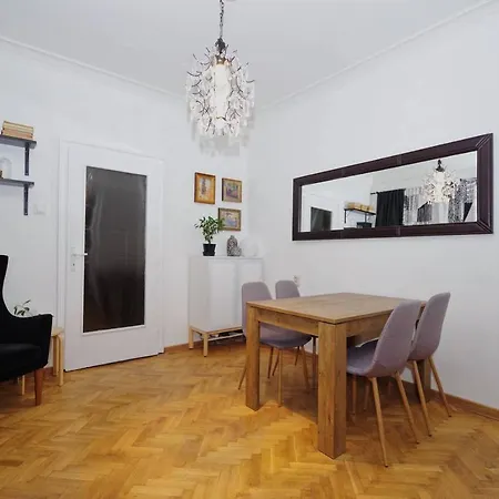Apartment Spacious Apart Minimalist Central Bul Vitosha Sleeps 8 Sofia
