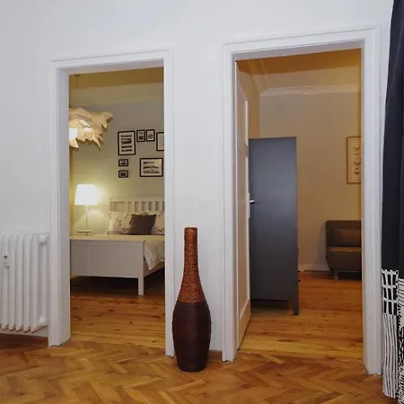 Apartment Spacious Apart Minimalist Central Bul Vitosha Sleeps 8 Sofia