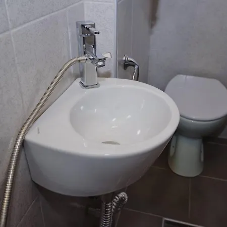 Spacious Apart Minimalist Central Bul Vitosha Sleeps 8 * Sofia